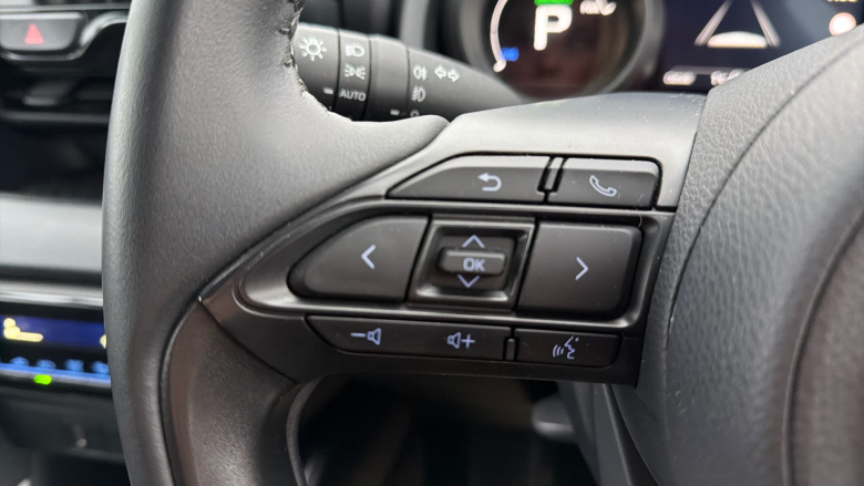 Toyota Yaris 1.5 Hybrid Design 5dr CVT Hybrid Hatchback